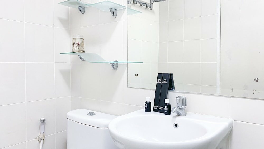 Фото Spacious And Homey 3Br At Seasons City Apartment