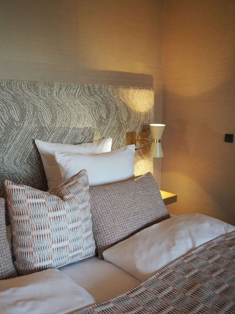 Фото Hypernym Hotel & Suites