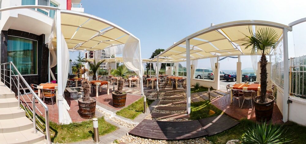 Фото Family Hotel Sunday