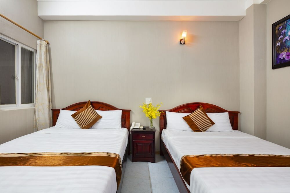 Фото Holiday Hotel