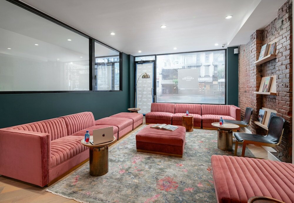 Фото Little Charlie Hotel