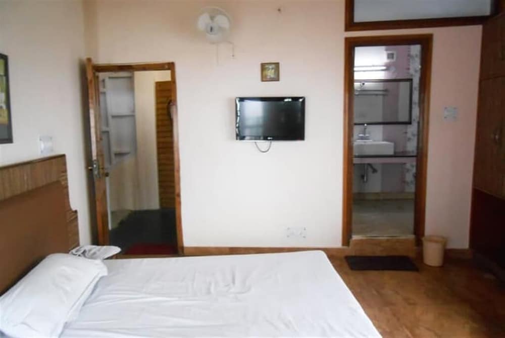 Фото Paramount Guest House