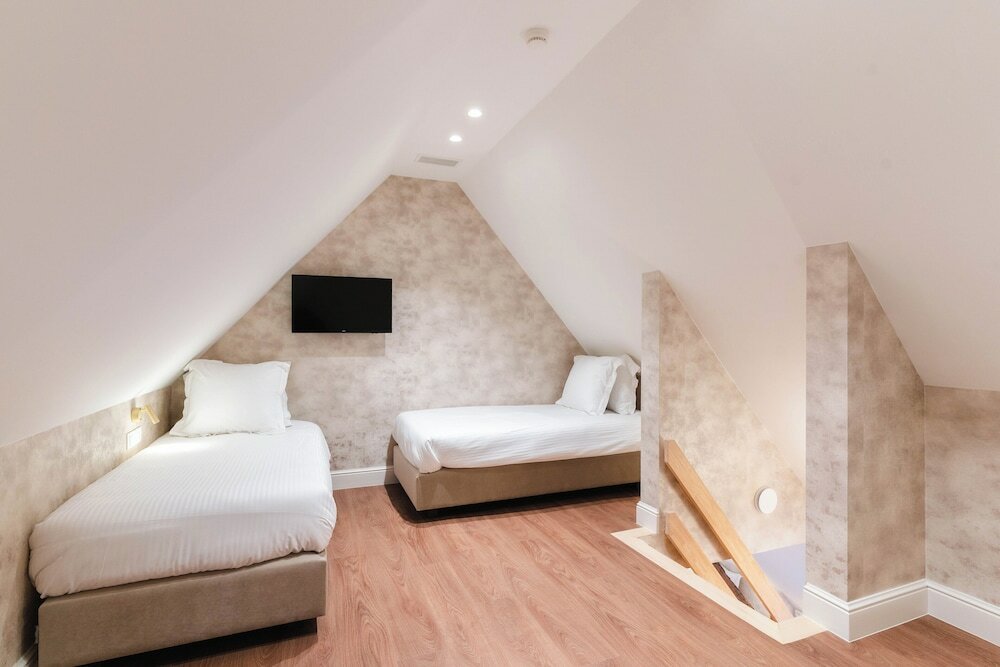 Фото Golden Tree Hotel