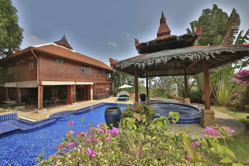 Гостиница Presidential Thai Villa в Самуи