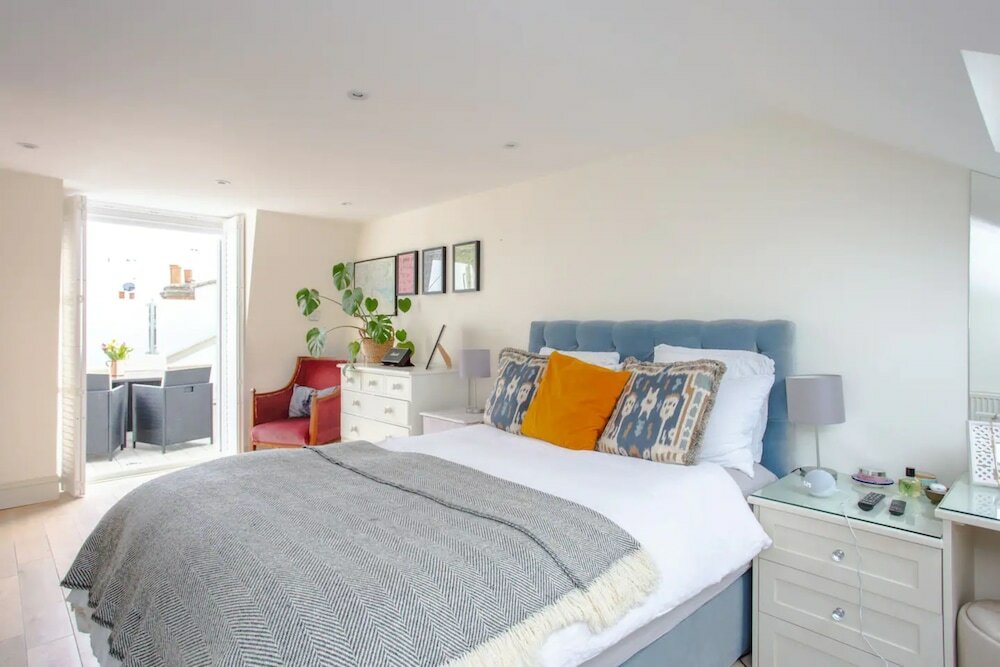 Фото Bright2 Bedroom Apartment With Roof Terrace in Wimbledon
