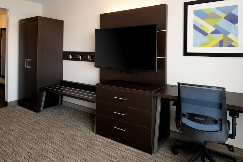 Фото Holiday Inn Express & Suites Bullhead City, an Ihg Hotel