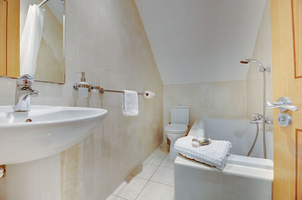 Фото Week2Week 2Bed & 2Bath Jesmond Apartment