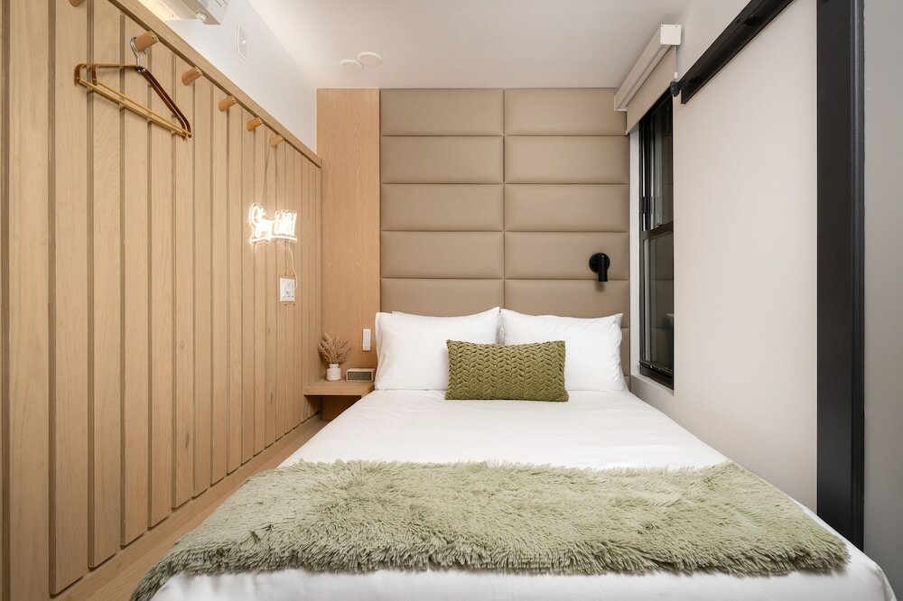 Фото Little Charlie Hotel