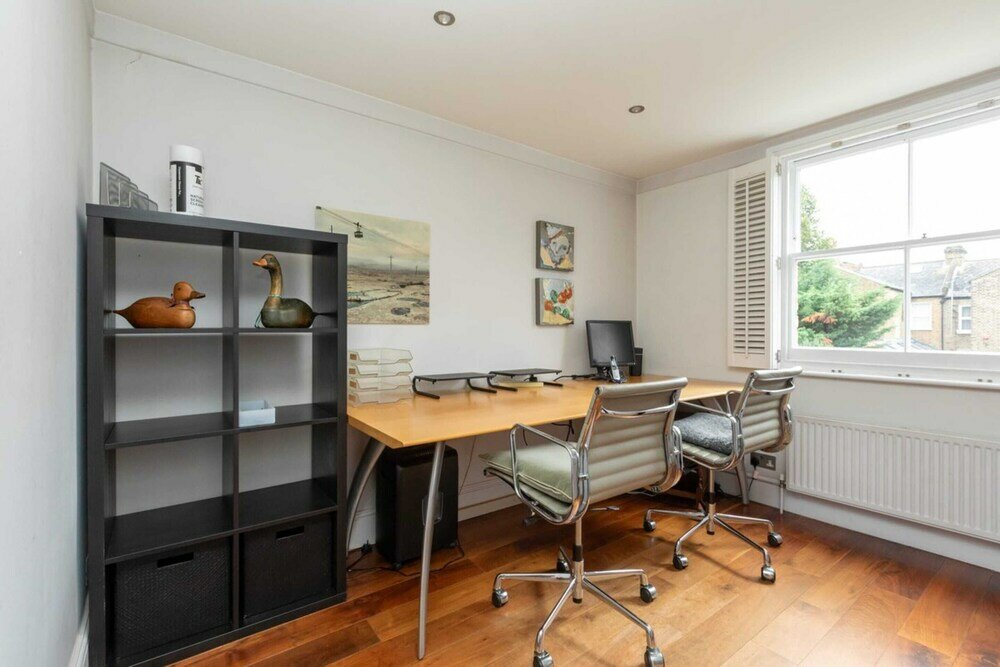 Фото Incredible 5 Bedroom House W/private Garden -wandsworth!