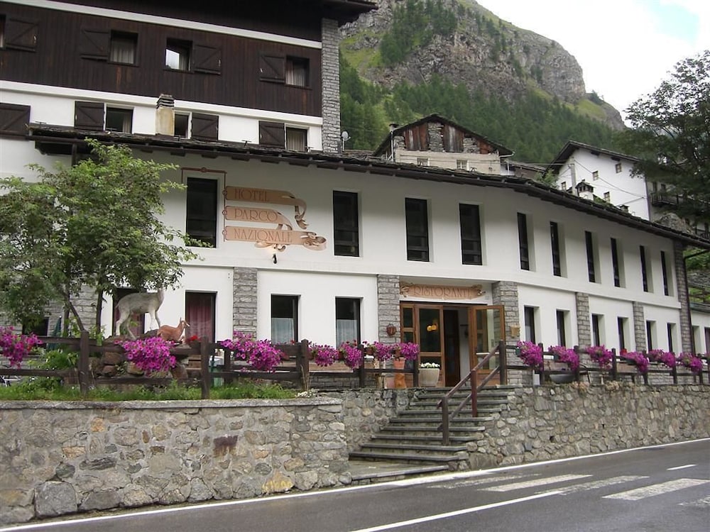 Фото отеля 1