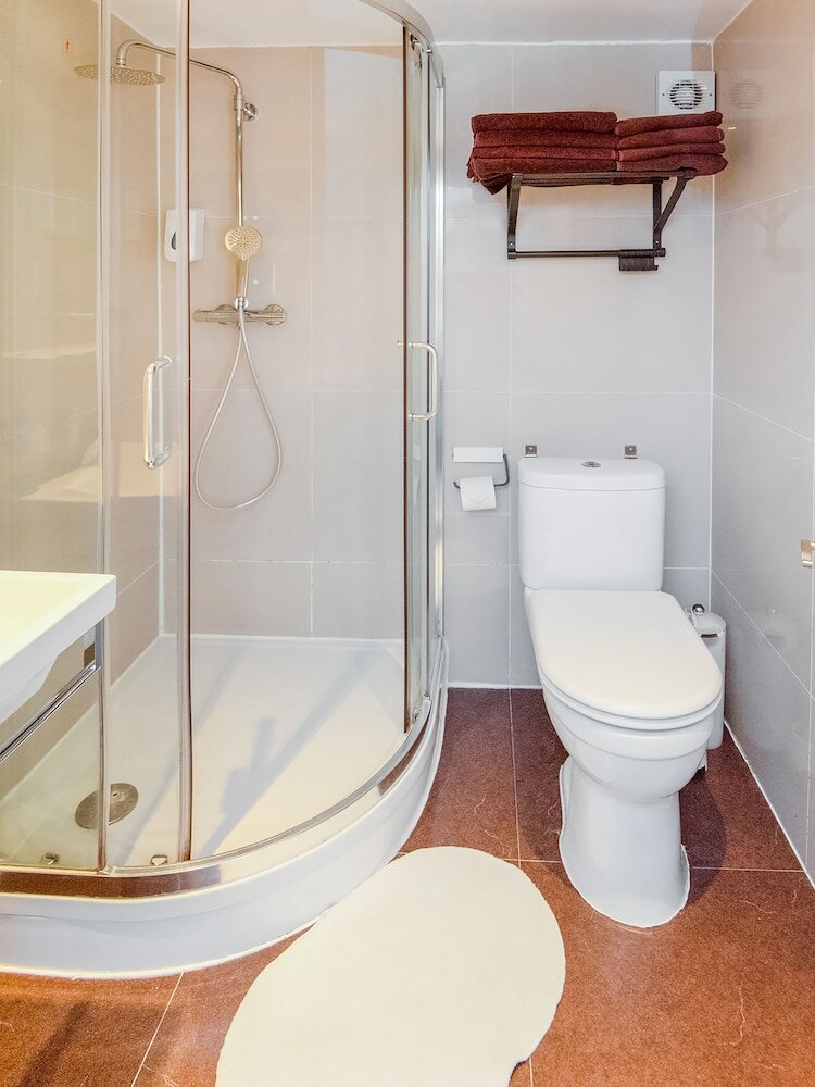 Фото Huttons Hotel