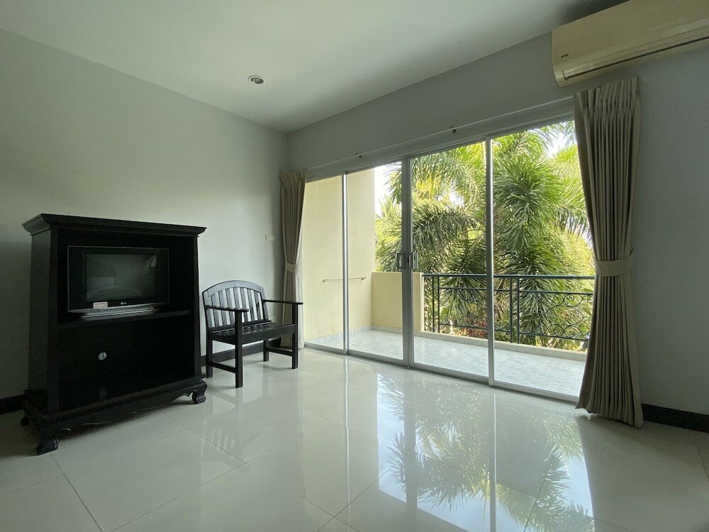 Фото C. A. P. Mansion Hotel