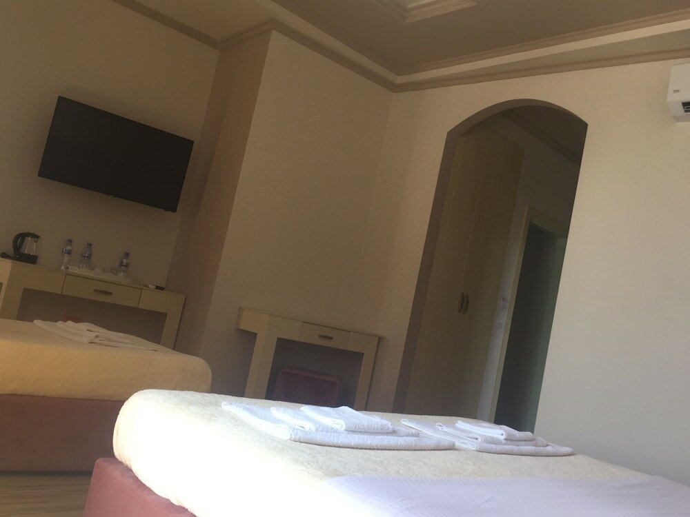 Фото Lukas Hotel