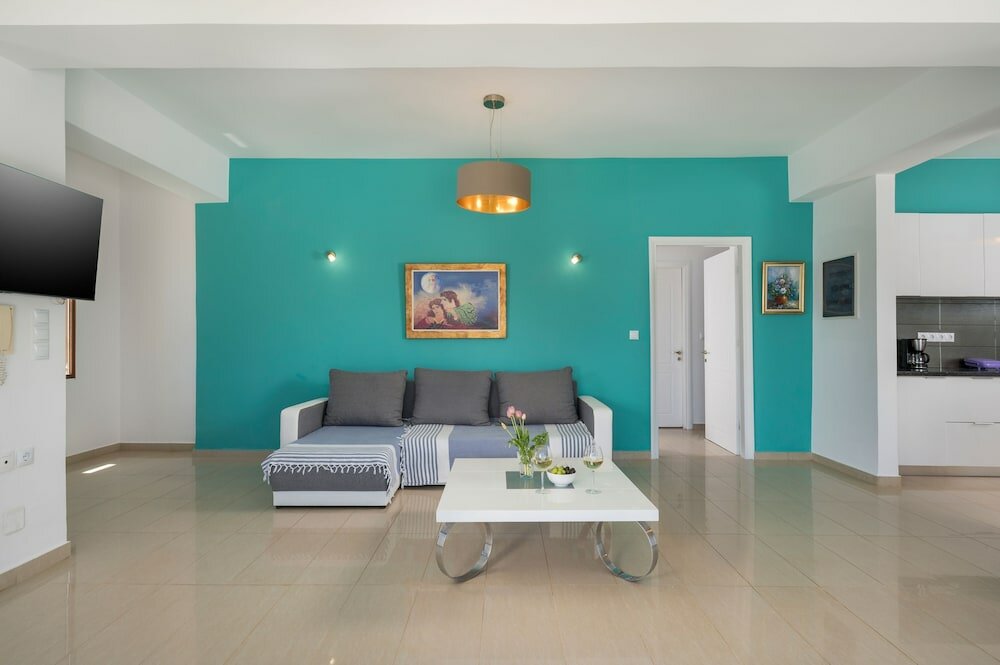 Фото Cap Bleu Seafront Holiday Home