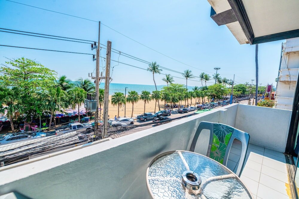 Фото Happy Jomtien - Beachfront