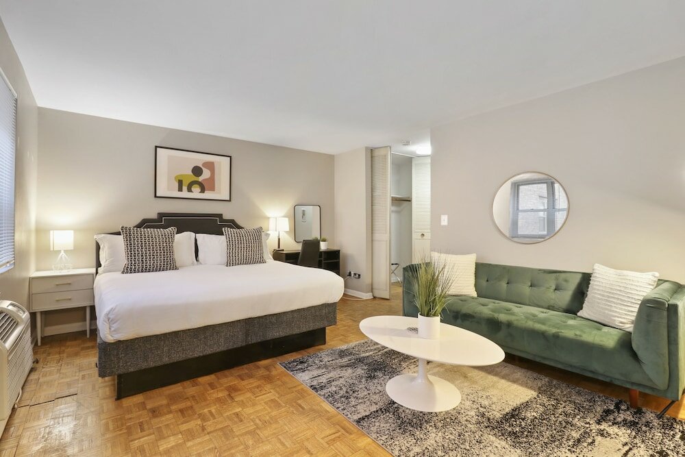 Фото Fully Furnished Studio Apt in Lakeview