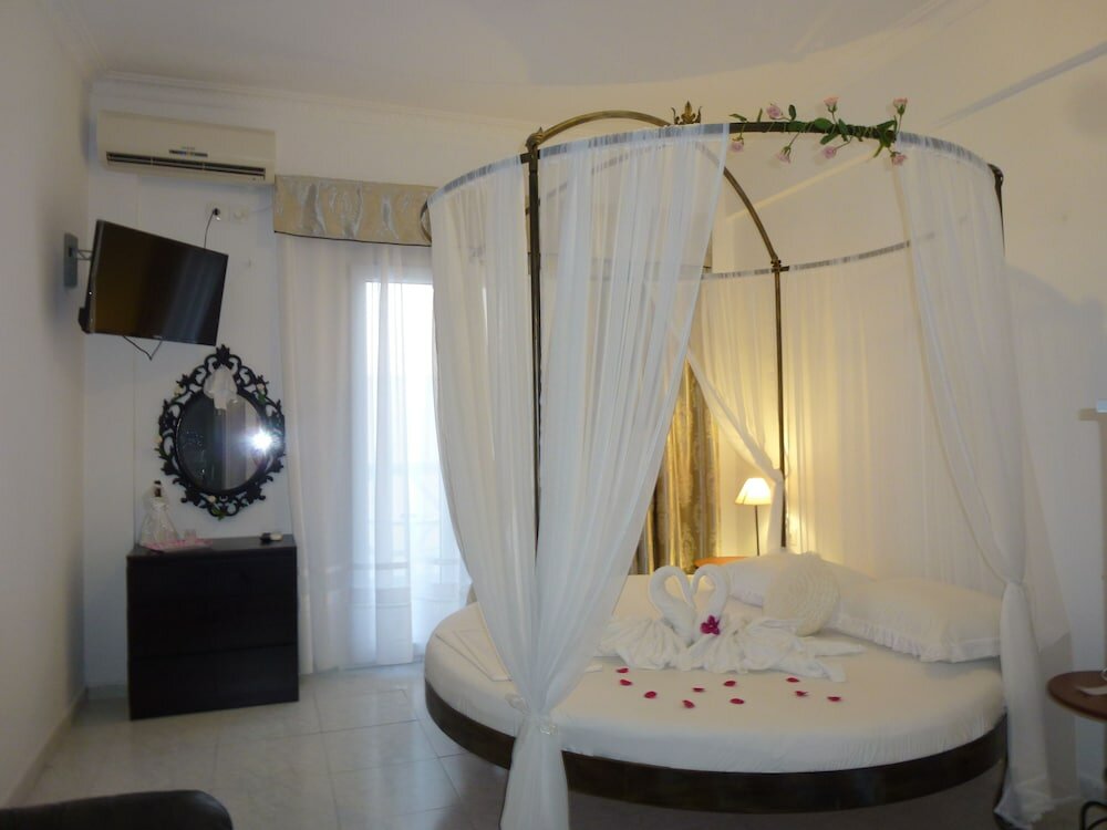 Фото Bougainvillea Suites