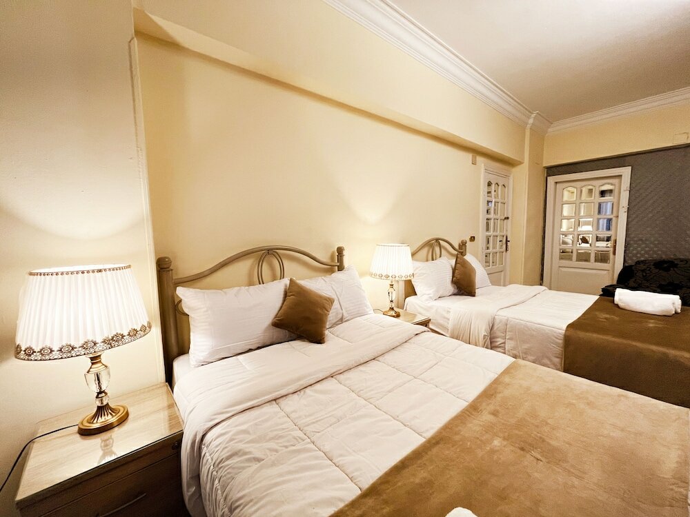 Фото Pyramids House