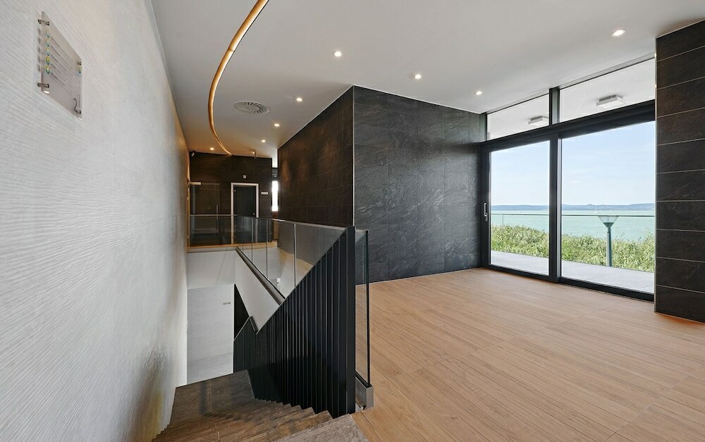 Фото Hotel OTP Balatonszemes