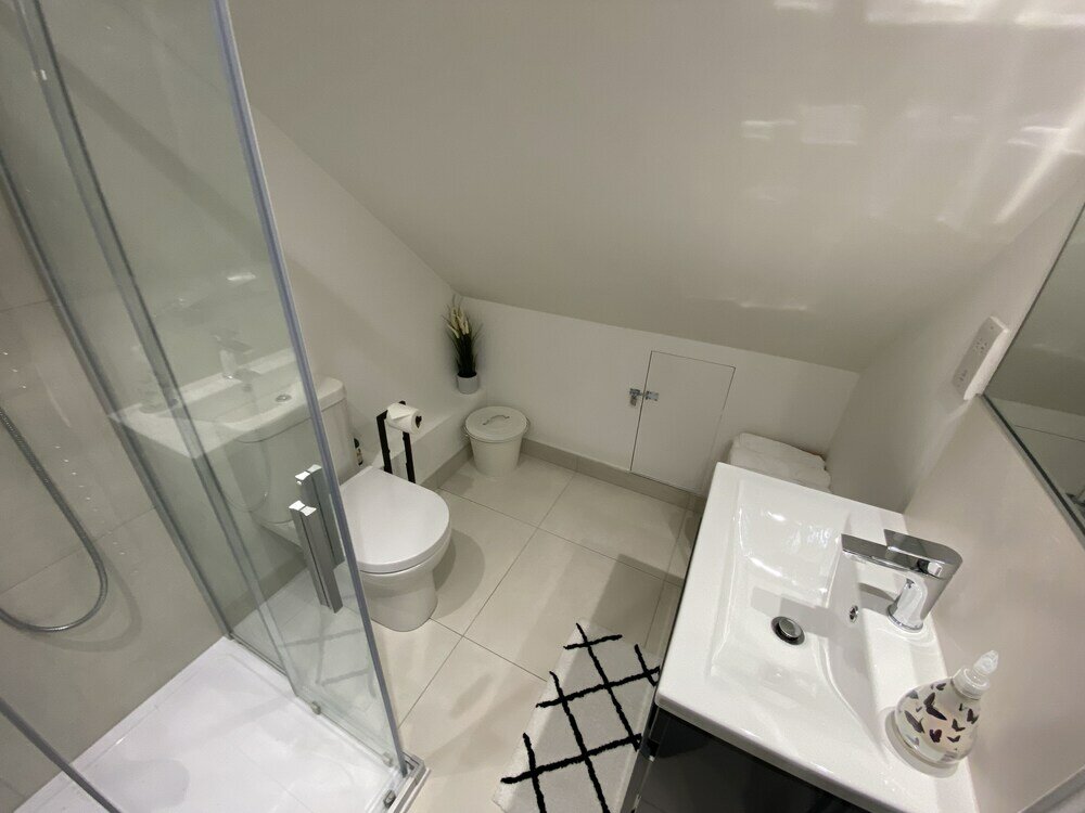 Фото 5 Star Unique Luxury Detached Apartment in Windsor