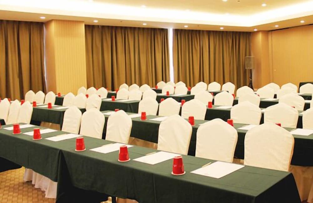 Фото Days Inn Guangzhou