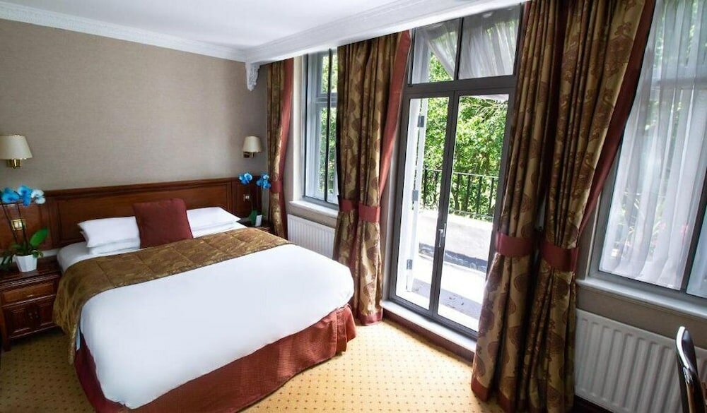 Фото Rochester Hotel by Blue Orchid