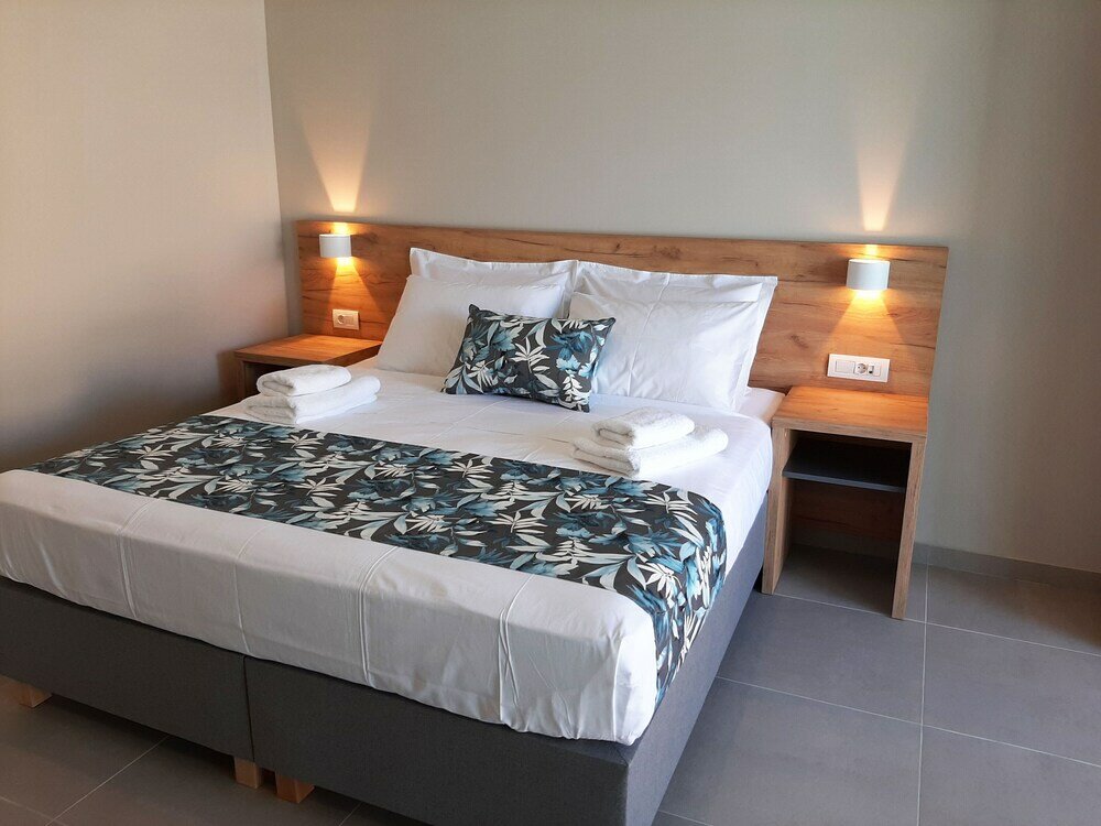 Фото Sarpidon Suites