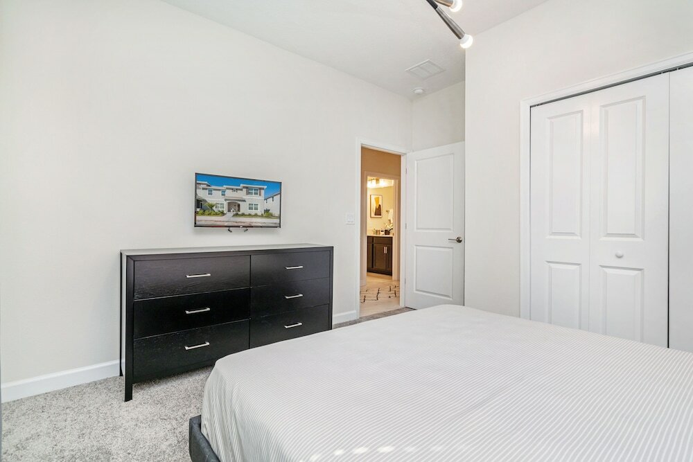 Фото Beautiful, Modern Home W/private Pool! Near Wdw