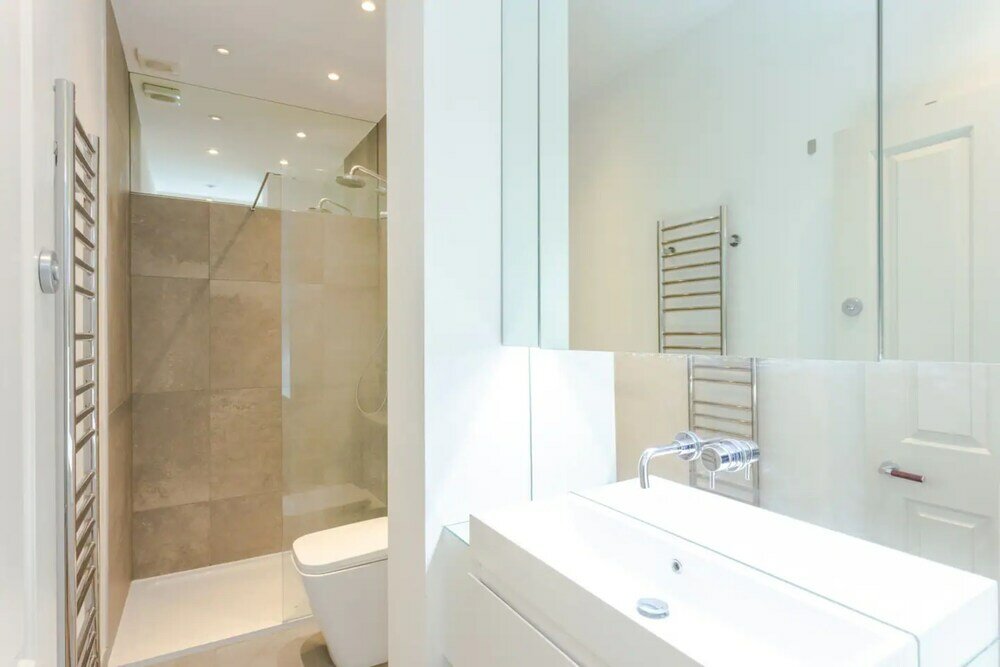 Фото Modern 2 Bedroom Apartment Near Gloucester Road