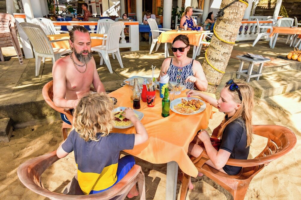 Фото International Beach Hotel and Restaurant