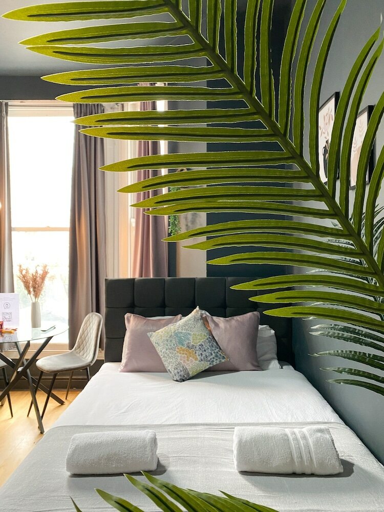 Фото Holland Road Stays