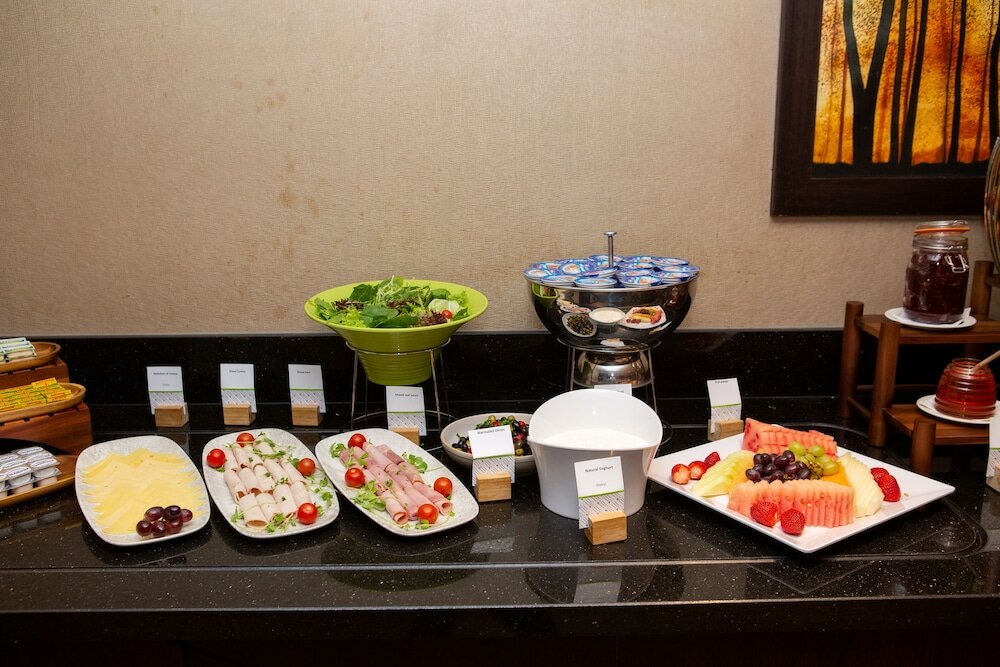 Фото DoubleTree by Hilton Hotel London - Ealing