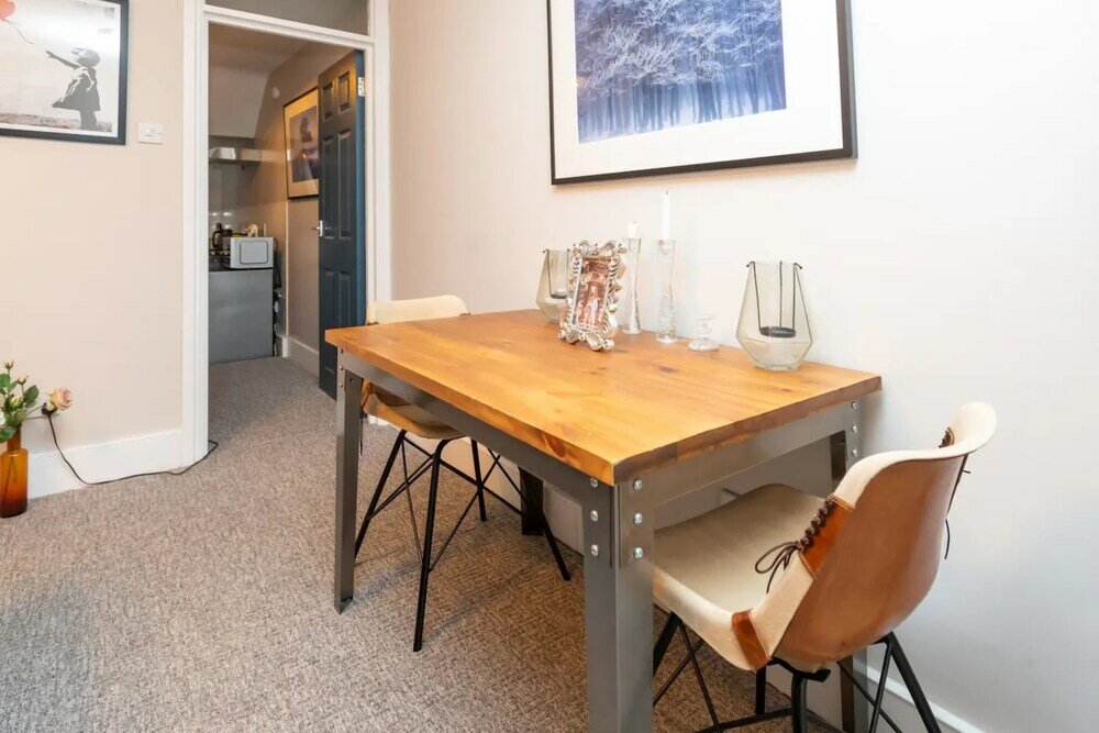 Фото Spacious 1 Bedroom Garden Flat Near King's Road