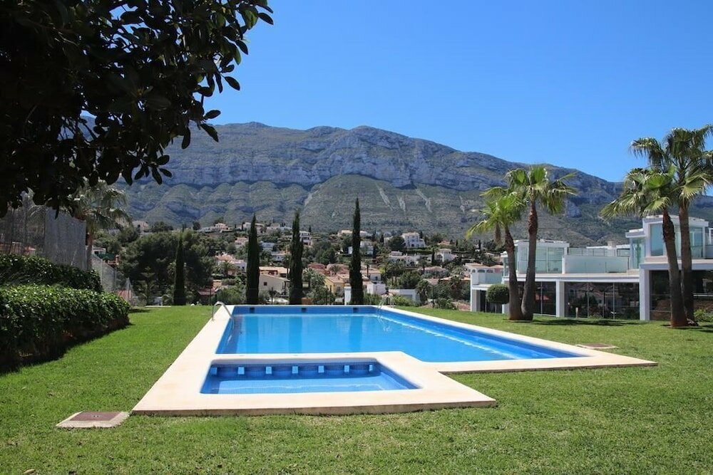 Фото Adosado Miramontgo