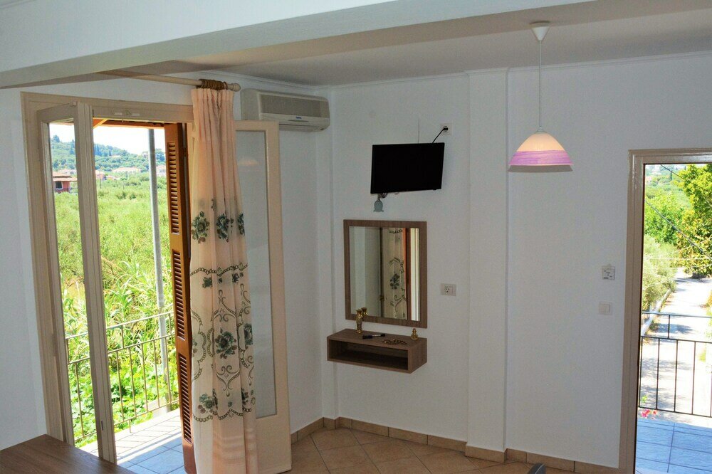 Фото Petros Giatras - Rooms