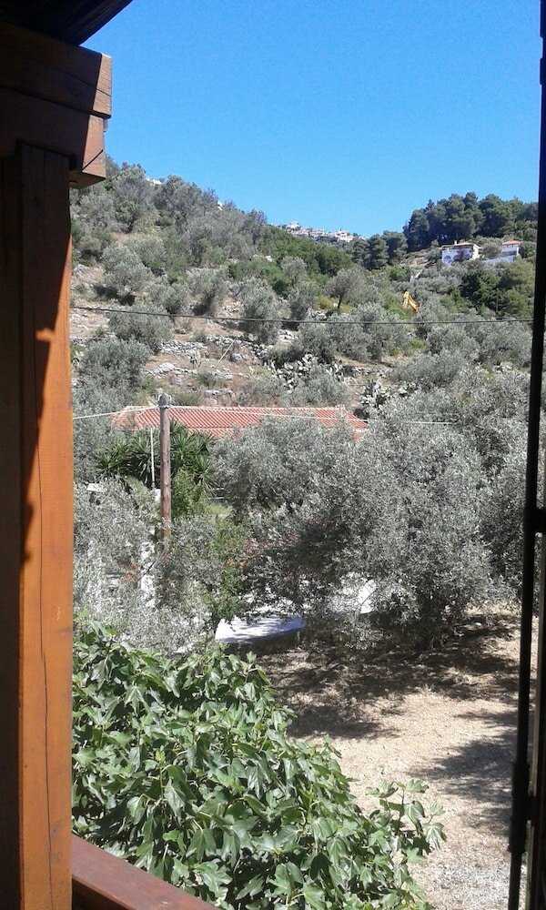 Фото Megalos Mourtias