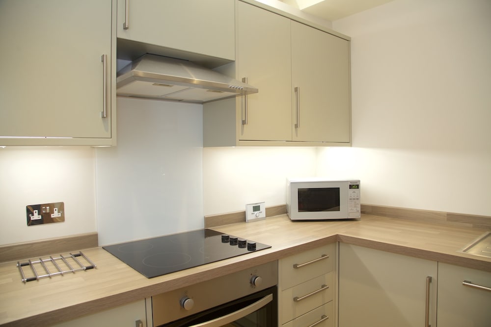 Фото 1 Bedroom Apartment near Kings Road