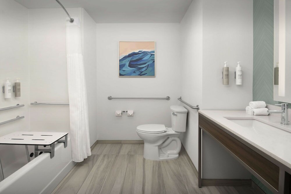 Фото Hilton Garden Inn Pensacola Downtown