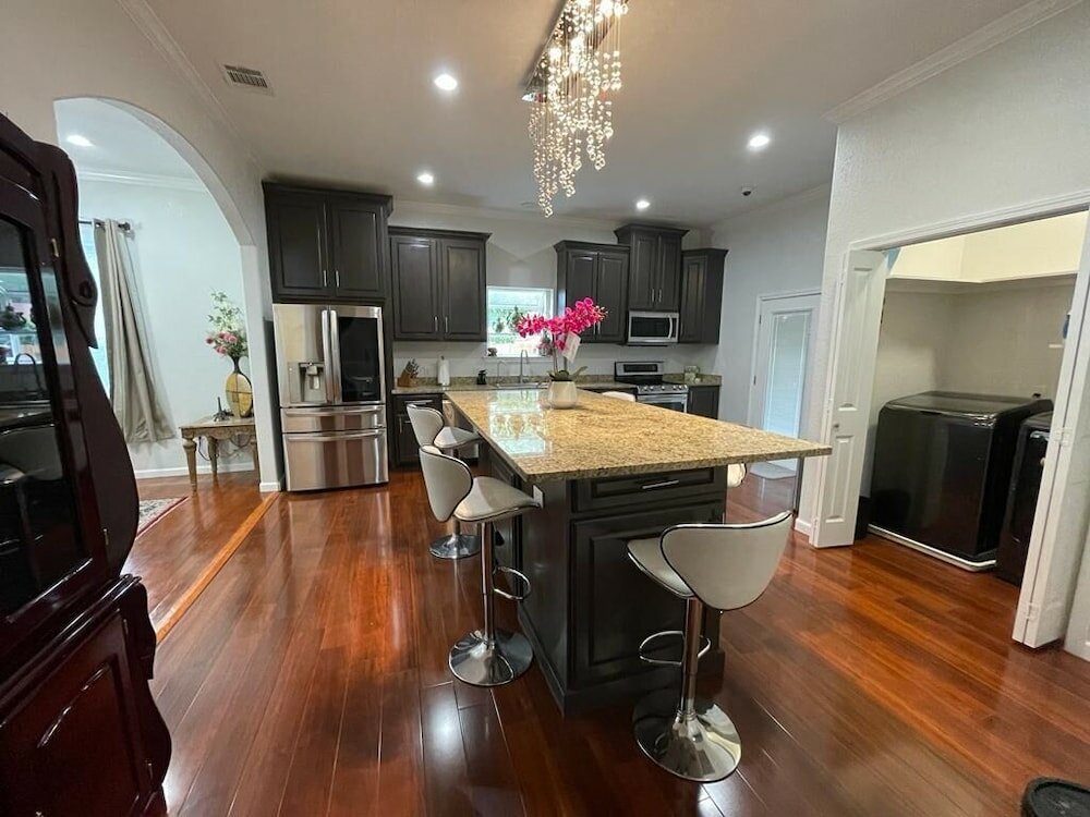 Фото Woodlawn Main-House Downtown Sa