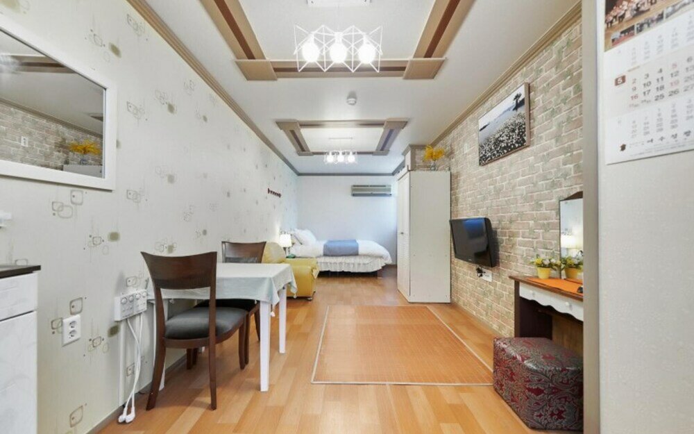 Фото Yeosu Expo Pension Hotel