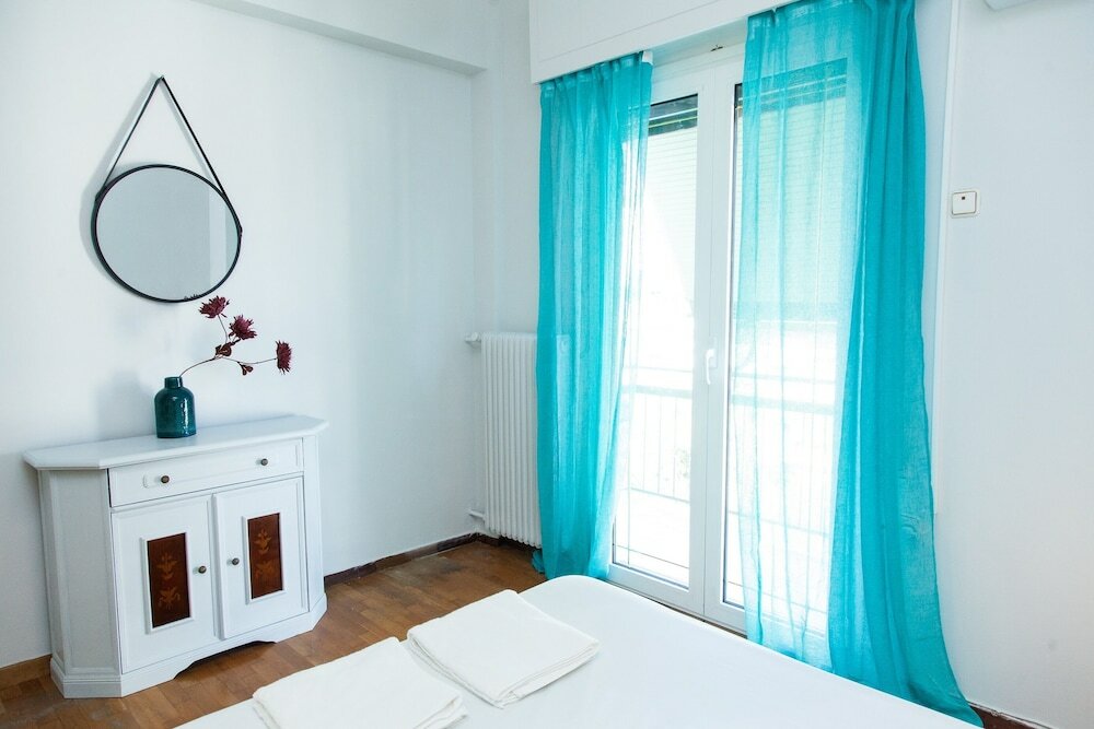 Фото Brand new apt in central Athens