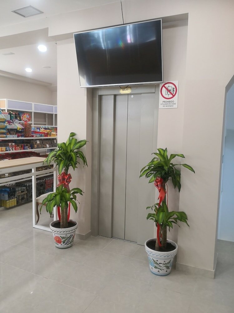 Фото Hostal Golden Alcalá