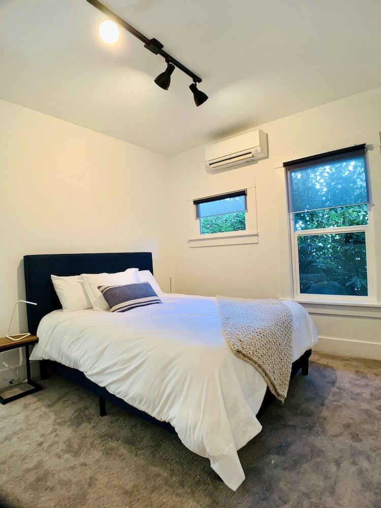 Фото Central Queen Anne Lookout