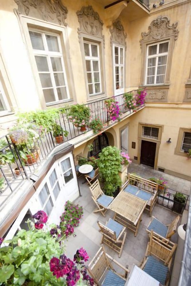 Фото Hotel U Zlateho Jelena