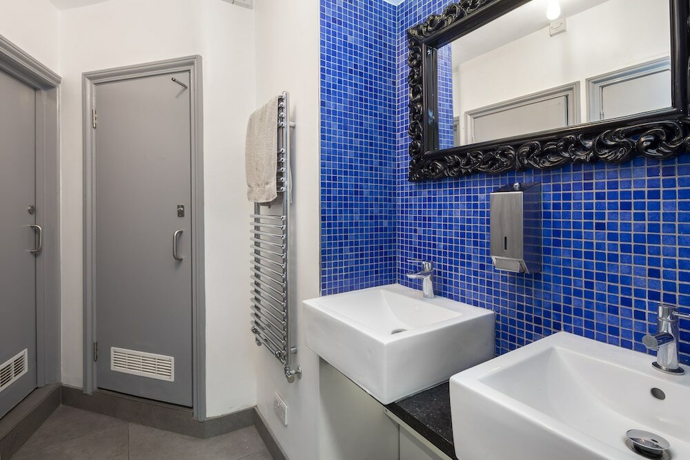 Фото Astor Museum Inn Hostel