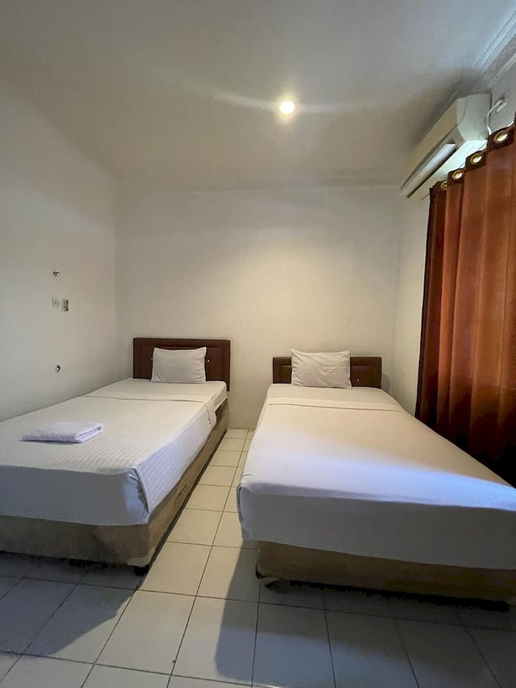 Фото Oyo 92463 Deli Hotel Medan