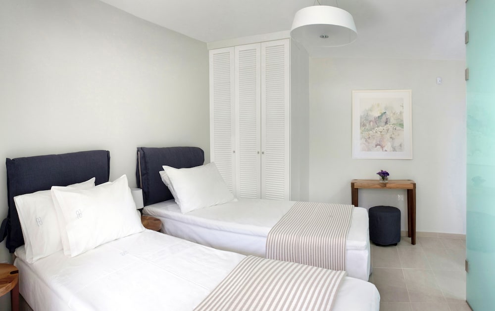 Фото Aethrion Boutique Homes