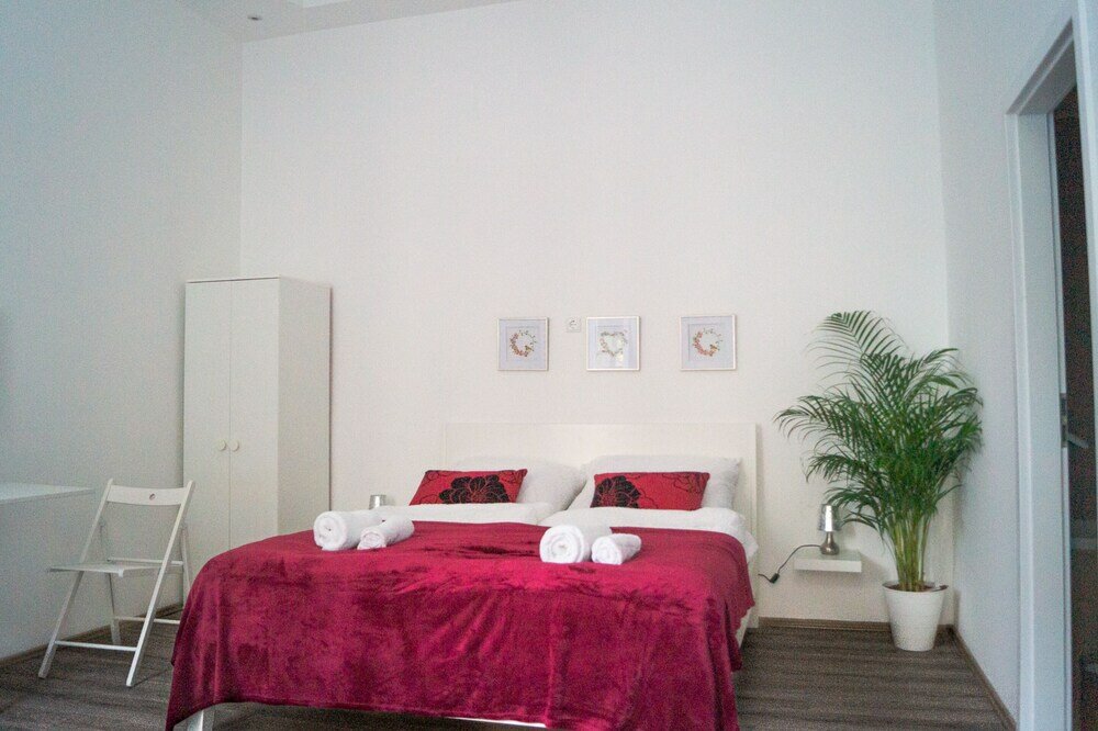 Фото Modern Apartment Wiener Stadthalle 2