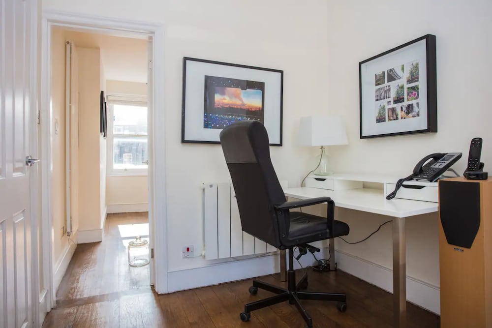 Фото Comfortable Central 1 Bedroom Flat