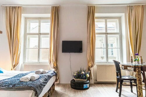 Гостиница Modern Apartment in The Heart of Vienna 7 в Вене